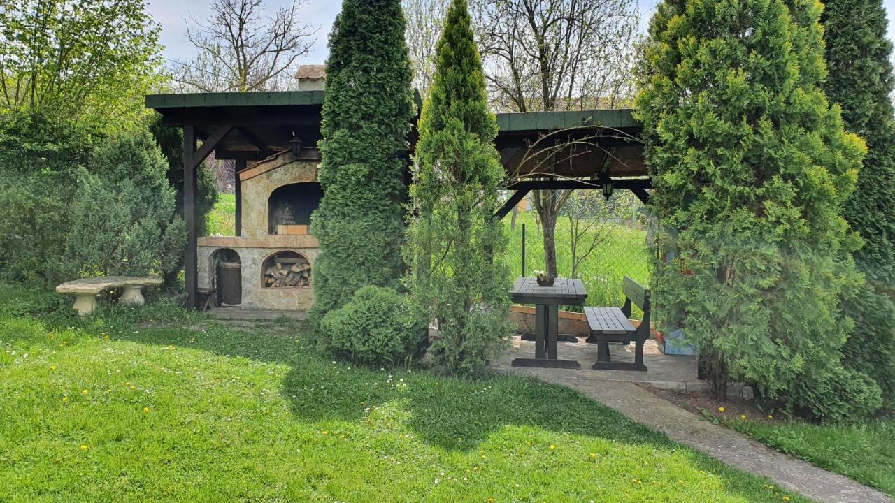 Rajski Vrt Vrdnik Exteriér fotografie