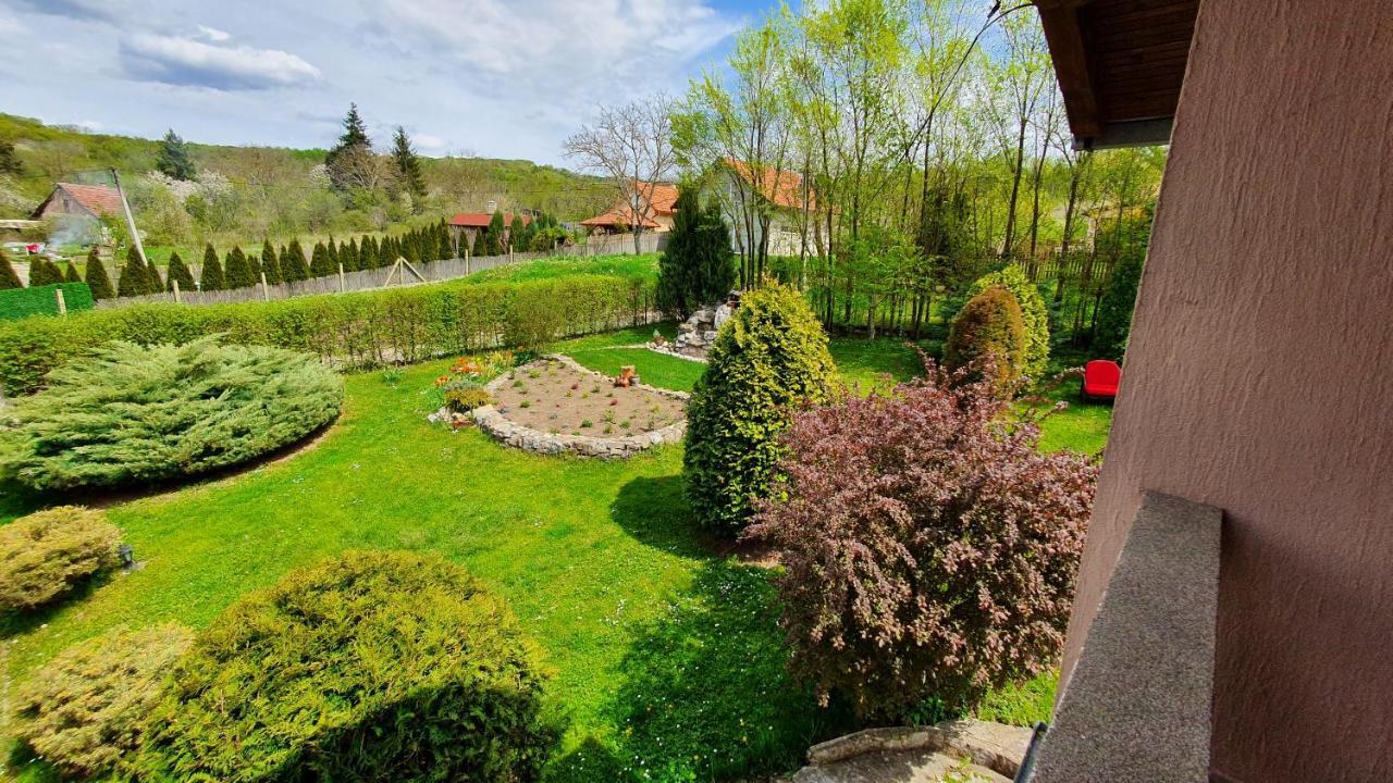 Rajski Vrt Vrdnik Exteriér fotografie